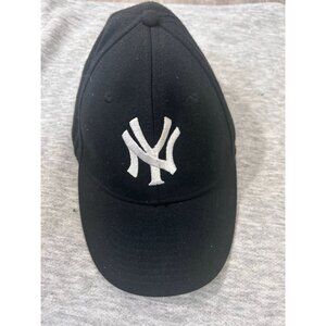 New York Yankees Small  Fit Adjustable Baseball Hat Cap Black Embroidered